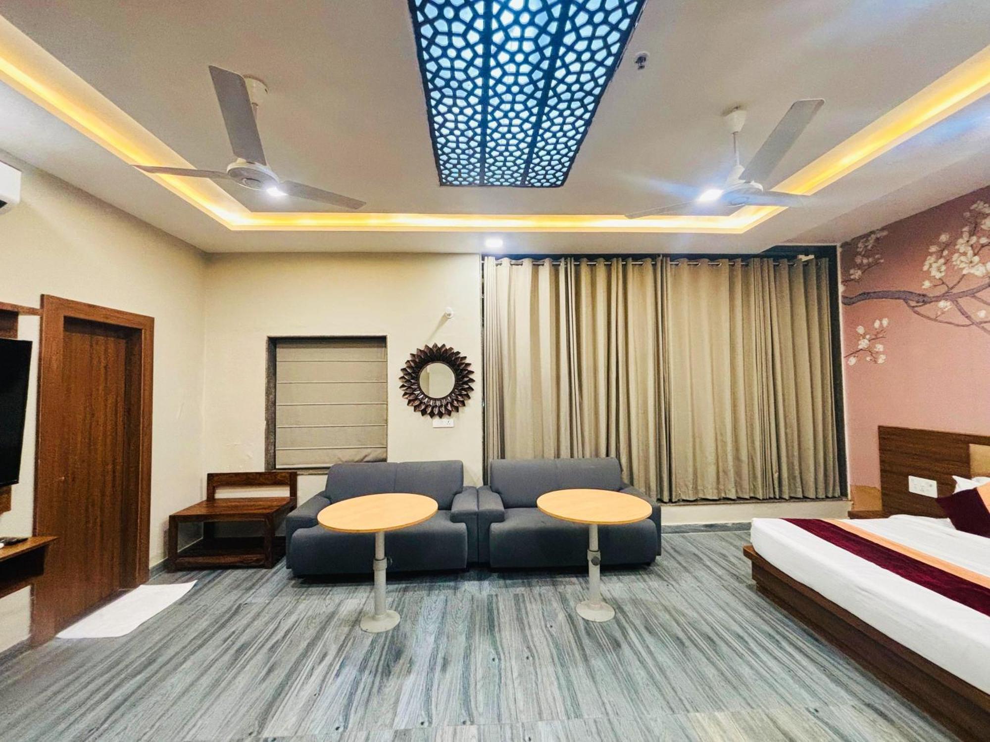 Hotel Amar Vilas & Resort Bharatpur Exterior foto
