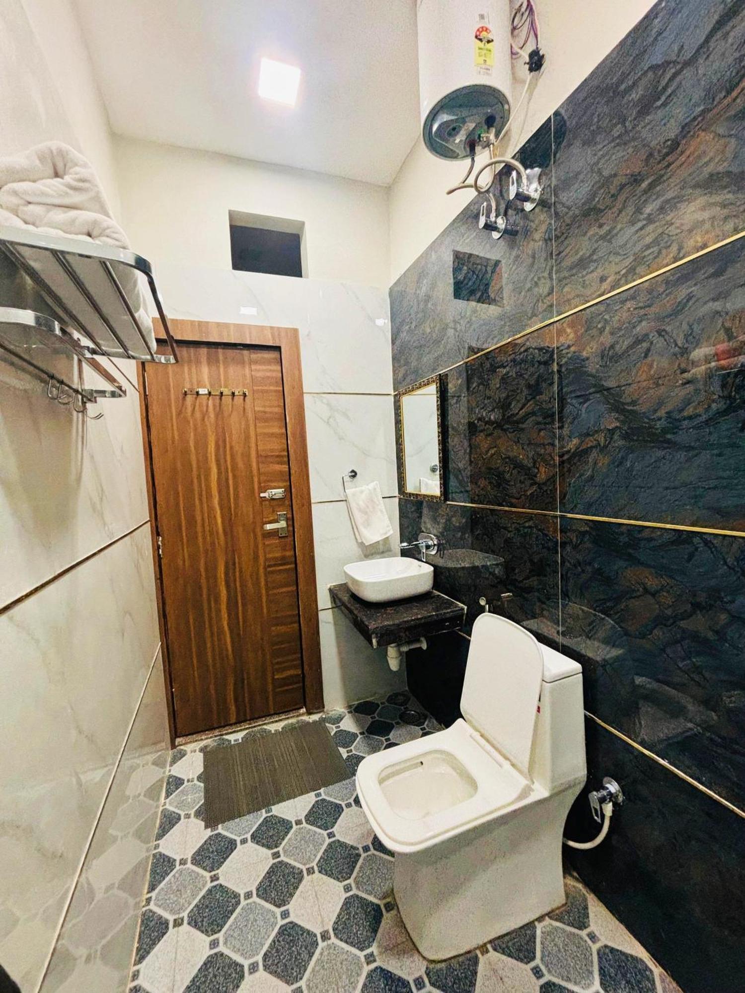 Hotel Amar Vilas & Resort Bharatpur Exterior foto